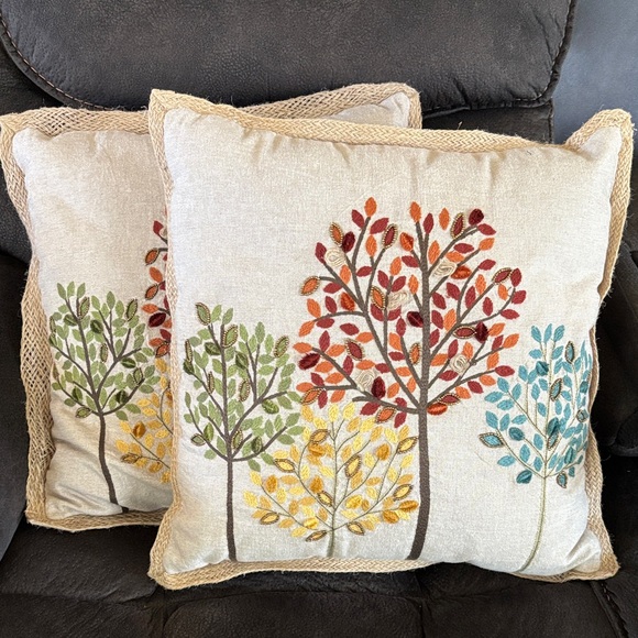 Pier 1 Other - PIER 1 🍁 Fall trees throw pillows